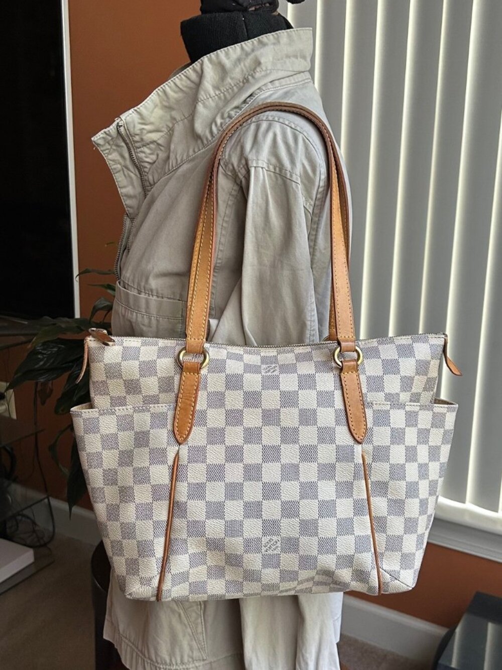 LOUIS VUITTON Damier Azur Totally PM Tote